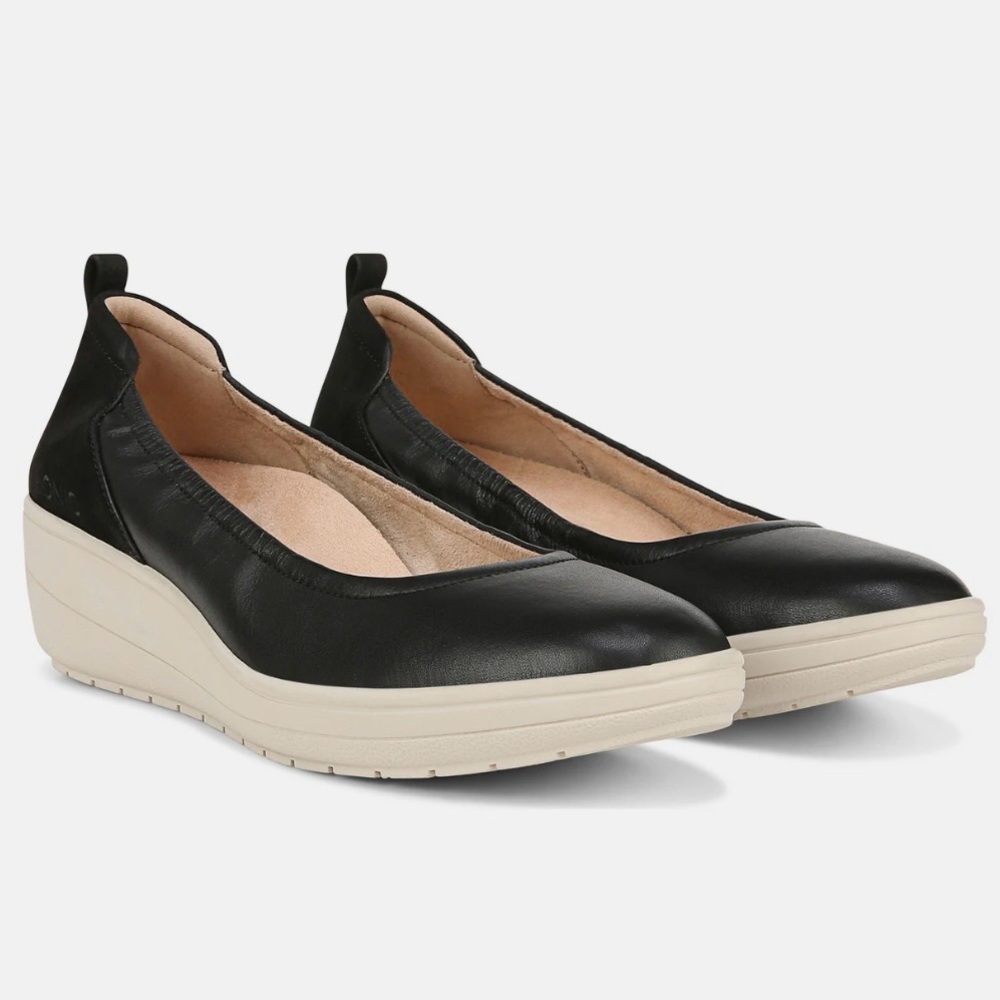Vionic Jacey Leather Slip-On Wedge Size 11
